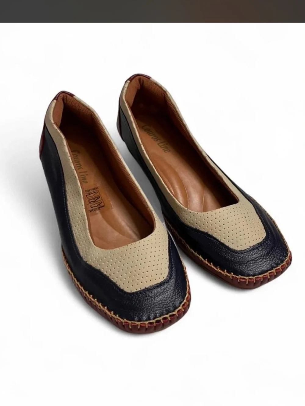 COUROS LINE- Tricolor flats with navy blue, beige, and red color blocking.